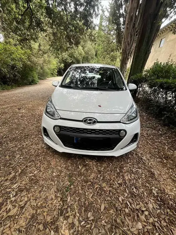 Usata Hyundai i10 67 CV (49 kW) 2019 Bianco Utilitaria