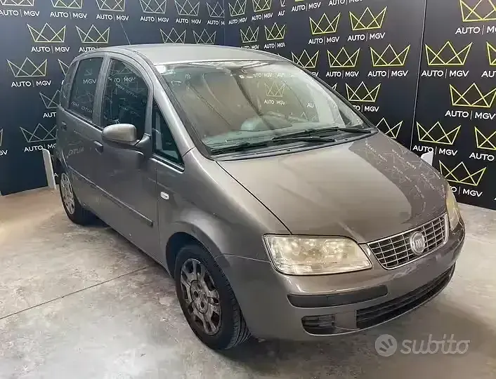 Usata Fiat Idea 77 CV (56 kW) 2010 Grigio Monovolume