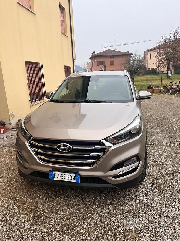 Usata Hyundai Tucson 140 CV (102 kW) 2017 Grigio SUV