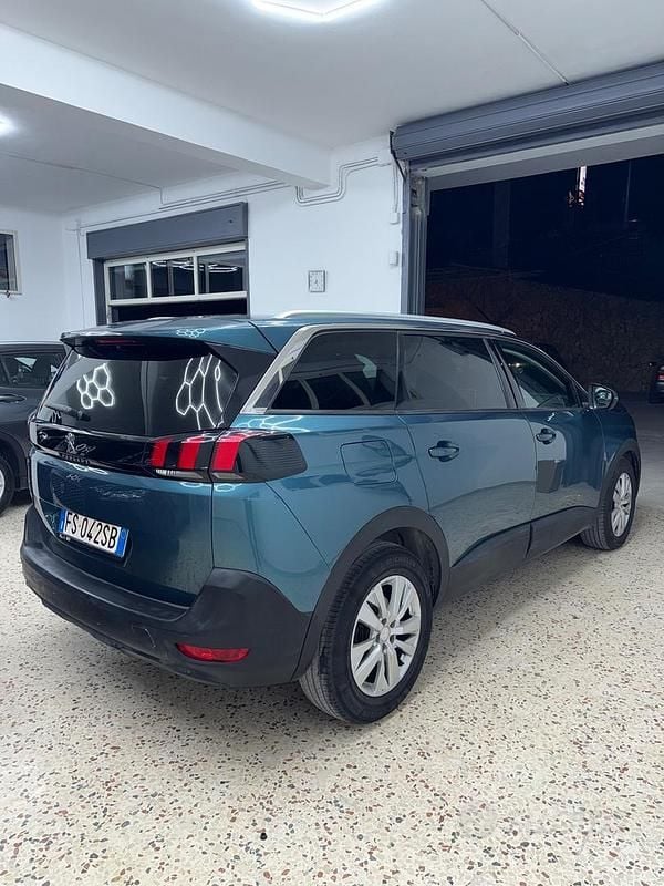 Usata Peugeot 5008 Active 120 CV (88 kW) 2018 Blu SUV