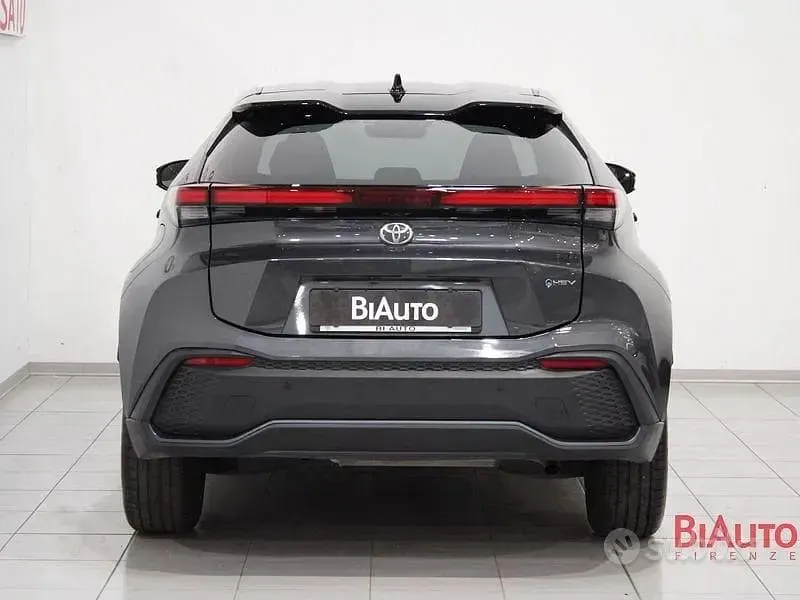 Usata Toyota C-HR Trend 140 CV (102 kW) 2024 Grigio SUV