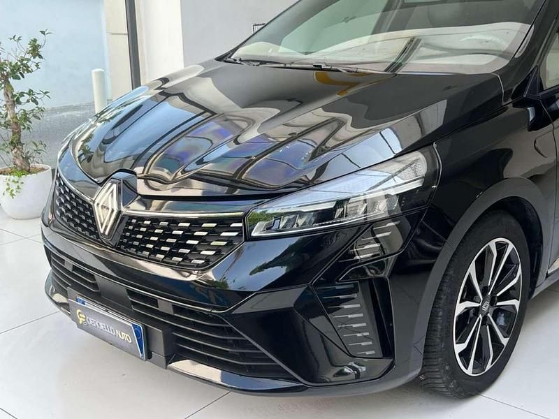 Usata Renault Clio V Techno 90 CV (66 kW) 2024 Nero metallizzato Berlina