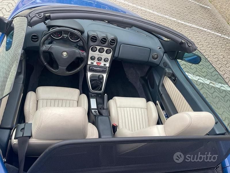 Usata Alfa Romeo Spider 220 CV (161 kW) 1998 Blu Cabrio