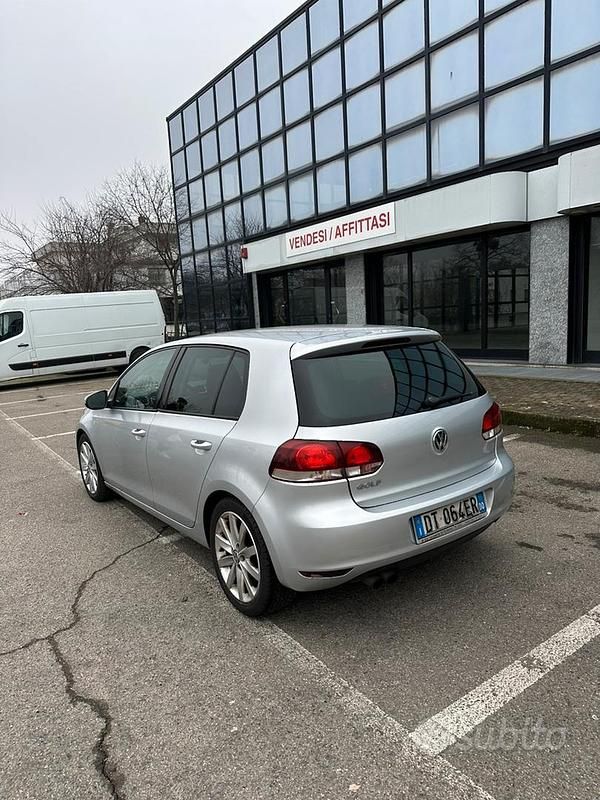 Usata VW Golf VI Highline 110 CV (80 kW) 2008 Grigio Utilitaria