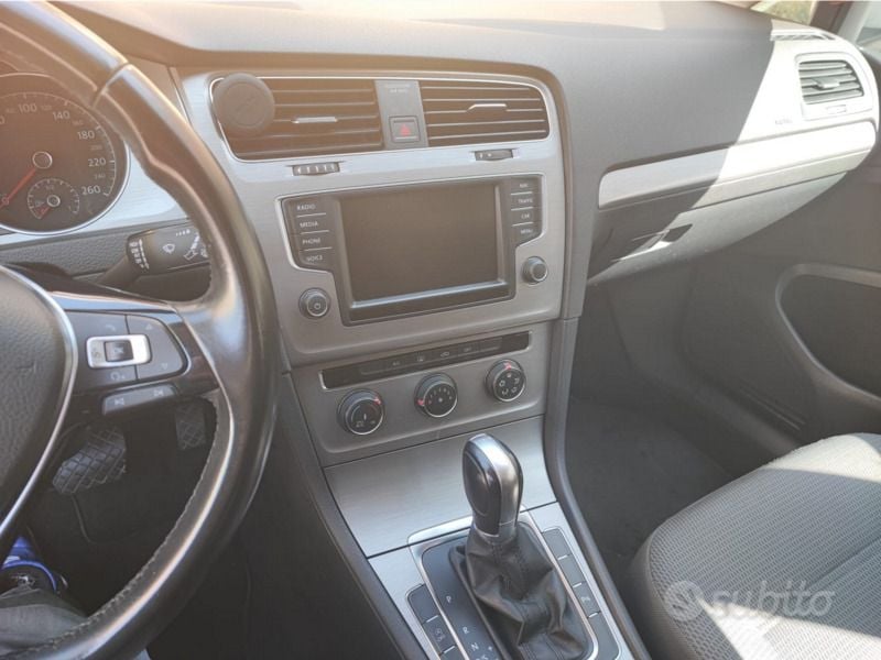 Usata VW Golf VII 110 CV (80 kW) 2017 Grigio Station wagon