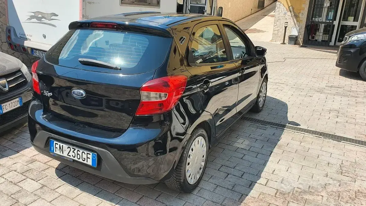 Usata Ford Ka 71 CV (52 kW) 2018 Nero Berlina