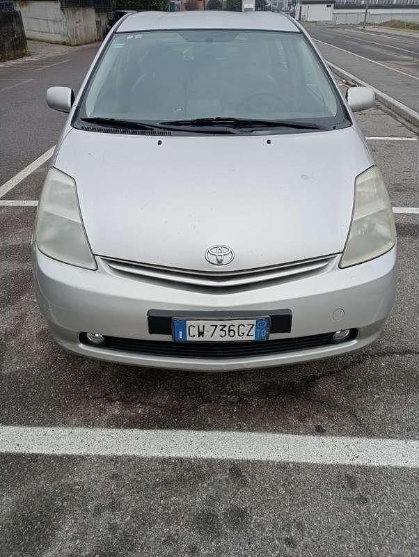 Usata Toyota Prius 72 CV (52 kW) 2005 Berlina