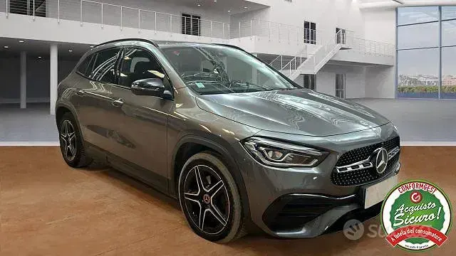 Usata Mercedes GLA200 Premium 150 CV (110 kW) 2022 Grigio SUV