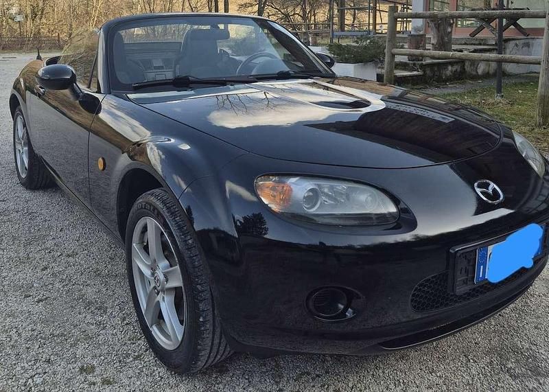 Usata Mazda MX5 126 CV (92 kW) 2006 Cabrio