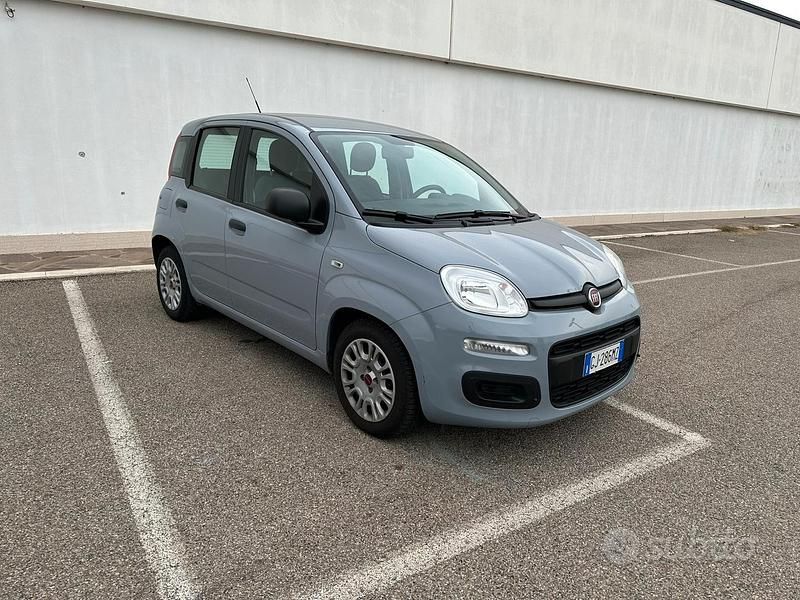 Usata Fiat Panda 70 CV (51 kW) 2022 Grigio Utilitaria