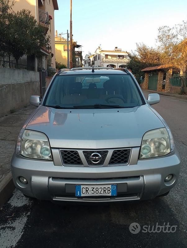 Usata Nissan X-Trail 136 CV (100 kW) 2004 Grigio SUV