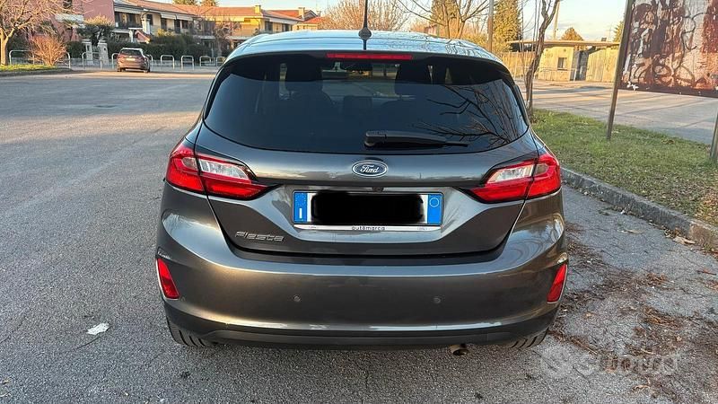 Usata Ford Fiesta Titanium 75 CV (55 kW) 2023 Grigio Berlina