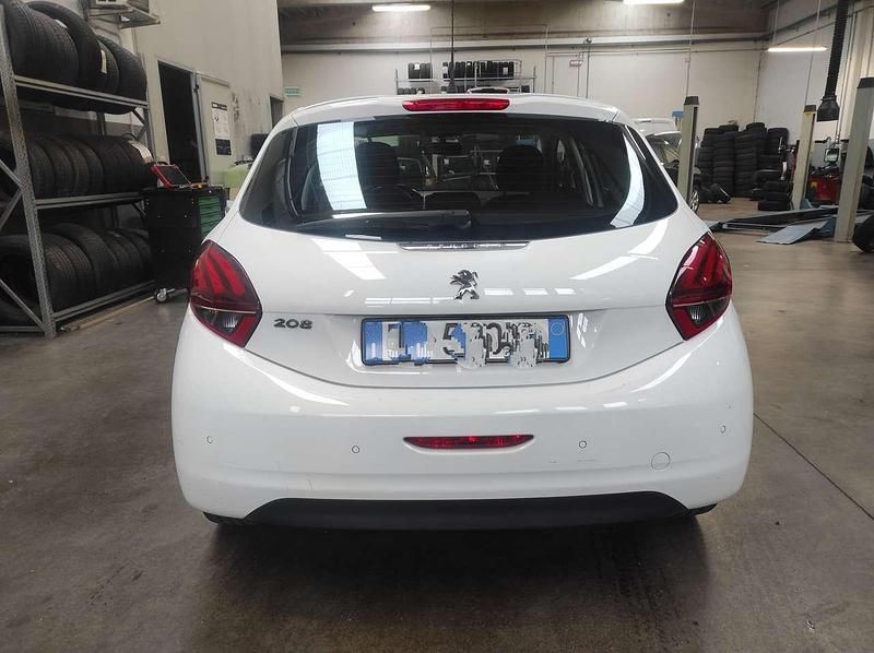 Usata Peugeot 208 Active 68 CV (50 kW) 2019 Bianco Utilitaria