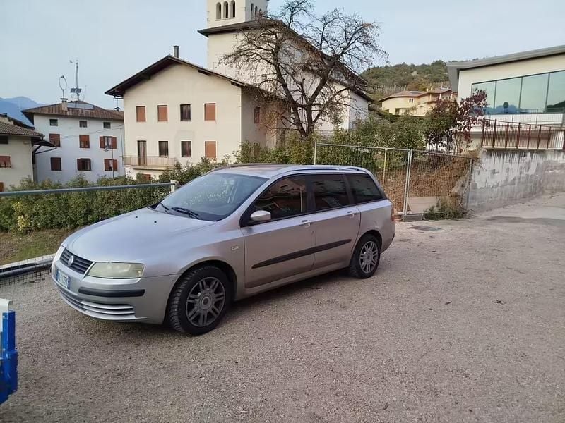 Usata Fiat Stilo Dynamic 115 CV (84 kW) 2003 Grigio Station wagon