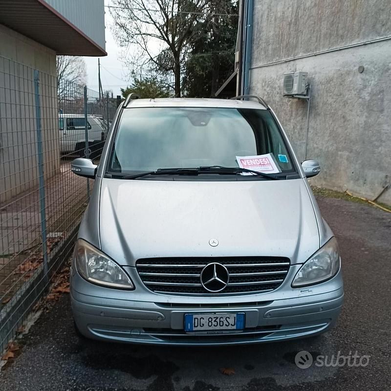 Begagnad Mercedes Viano 204 HK (150 kW) 2007 Grå Minibuss