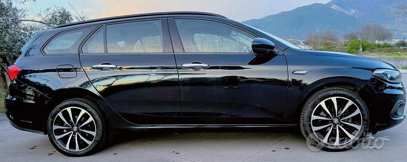 Usata Fiat Tipo Pop 120 CV (88 kW) 2018 Blu Station wagon