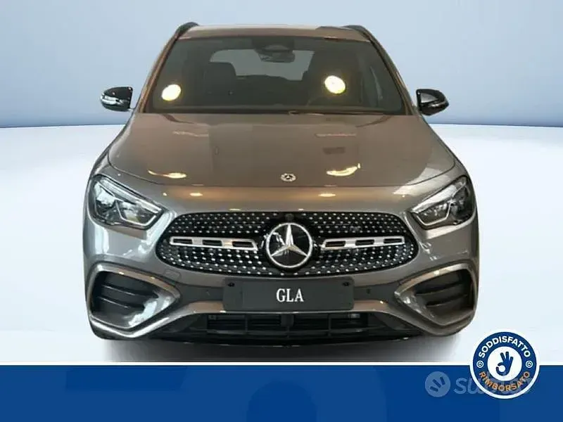 Nuova Mercedes GLA220 AMG 190 CV (139 kW) 2026 Grigio SUV