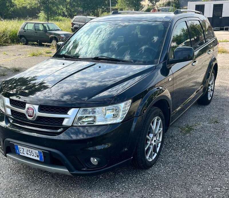 Usata 2015 Fiat Freemont Cross SUV | 6490 € (Buon prezzo) - Immagine 1/4