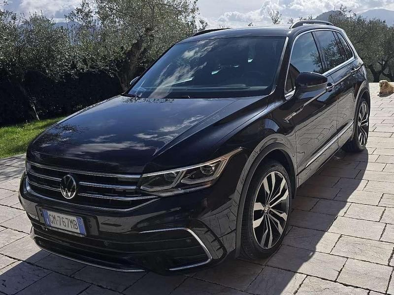 Usata VW Tiguan R-line 150 CV (110 kW) 2023 Nero SUV