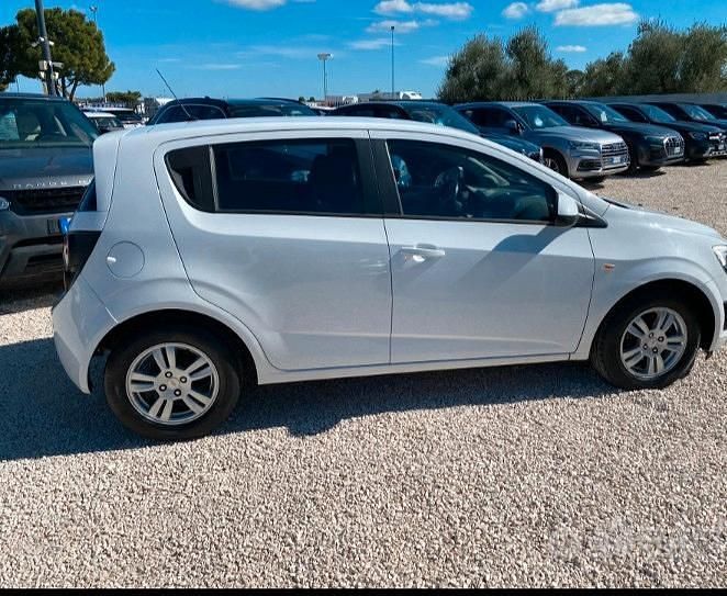 Usata Chevrolet Aveo 86 CV (63 kW) 2011 Bianco Berlina