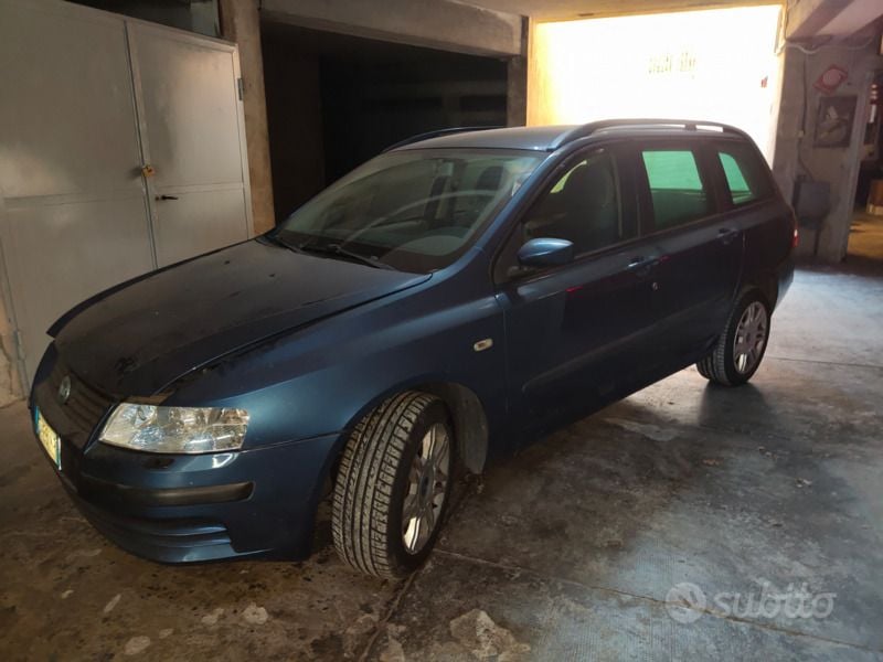 Usata Fiat Stilo Wagon 80 CV (58 kW) 2005 Blu Station wagon