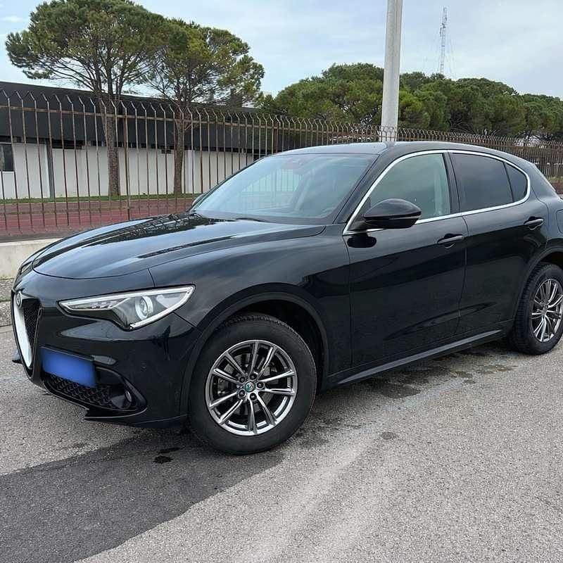 Usata Alfa Romeo Stelvio Executive 209 CV (153 kW) 2018 Nero SUV