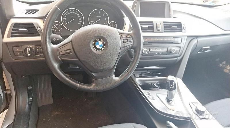 Usata BMW 318 Luxury Line 143 CV (105 kW) 2014 Grigio Station wagon