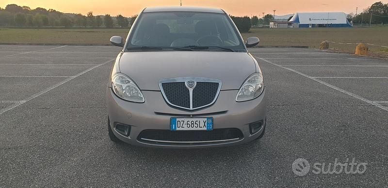 Usata Lancia Ypsilon 77 CV (56 kW) 2009 Marrone Utilitaria