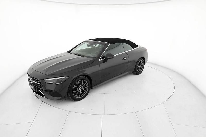 Käytetty Mercedes CLE220 Advanced 197 HP (144 kW) 2025 Harmaa Avoauto