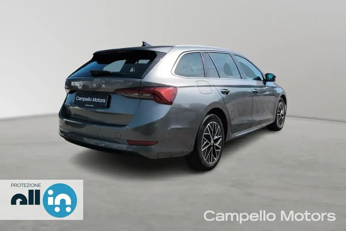 Usata Skoda Octavia Style 116 CV (85 kW) 2023 Grigio scuro met. Station wagon