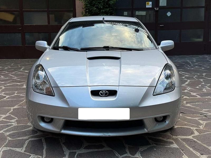 Usata Toyota Celica 143 CV (105 kW) 2002 Argento Coupé