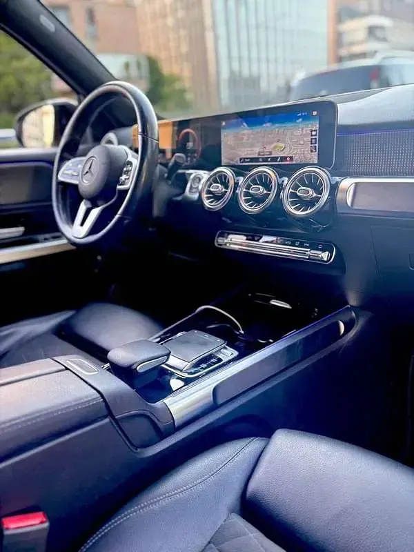 Usata Mercedes GLB200 150 CV (110 kW) 2020 Argento SUV