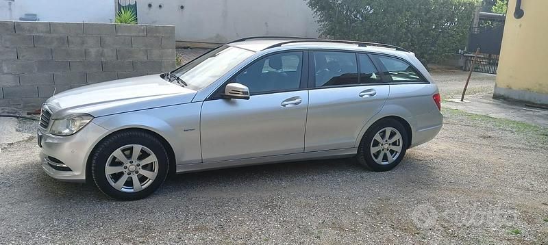 Usata Mercedes C200 Avantgarde 136 CV (100 kW) 2012 Grigio Berlina