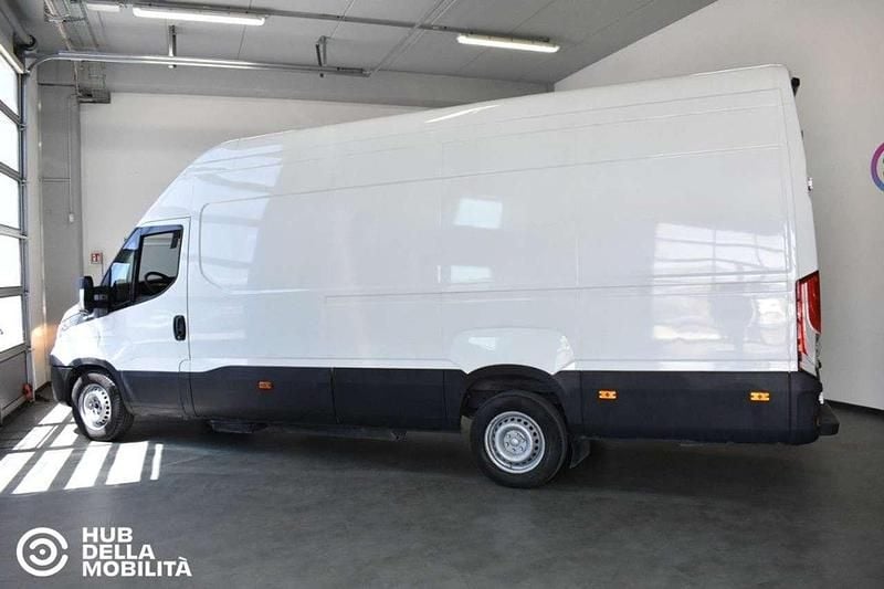 Usata Iveco Daily 136 CV (100 kW) 2017 Bianco Furgone