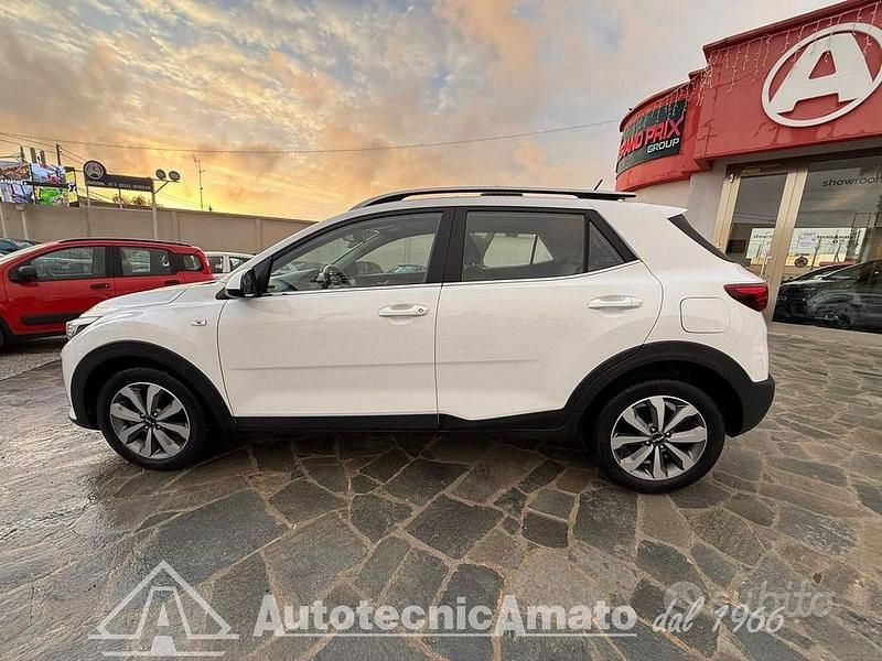 Usata Kia Stonic Style 84 CV (61 kW) 2022 Bianco SUV