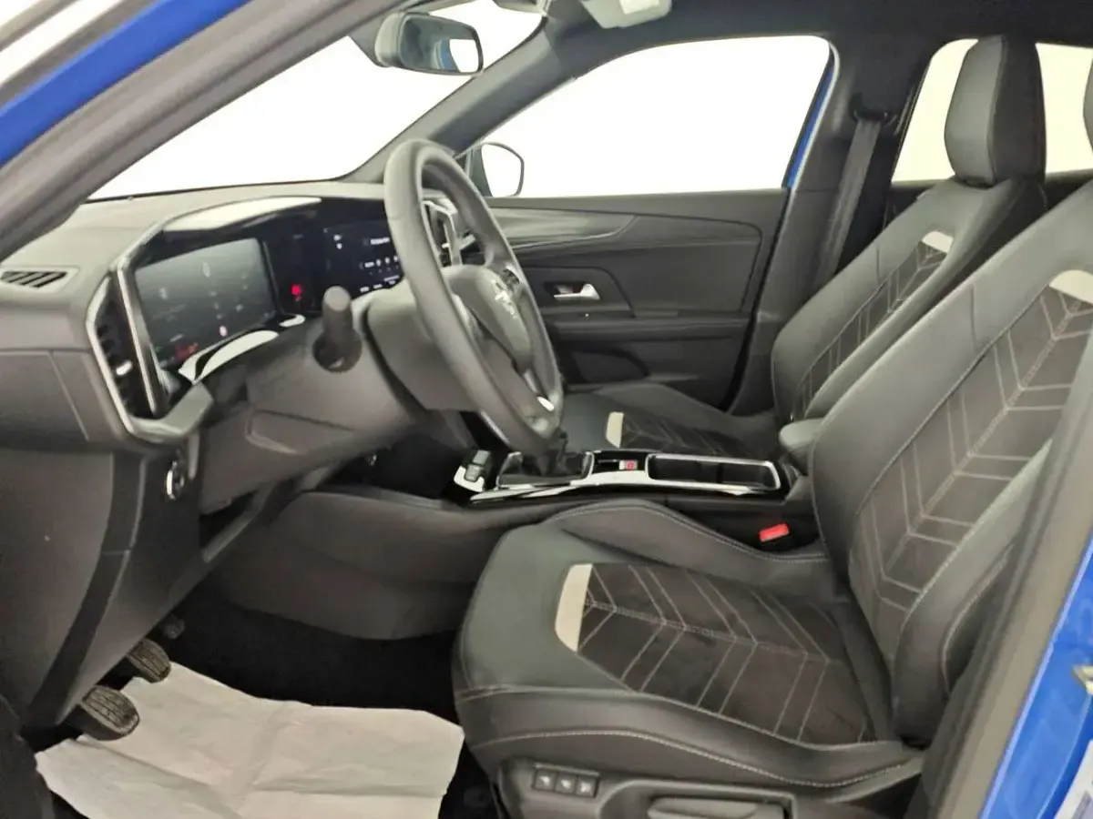 Usata Opel Mokka Ultimate 131 CV (96 kW) 2024 Blu/azzurro SUV
