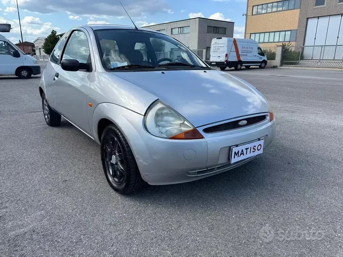Usata Ford Ka 60 CV (44 kW) 2001 Grigio Utilitaria