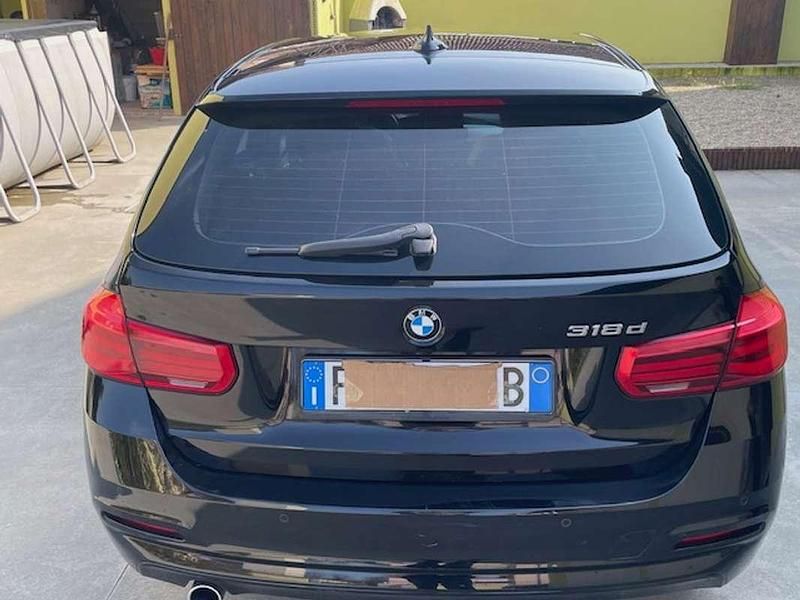 Usata BMW 318 Advantage 150 CV (110 kW) 2017 Nero Station wagon