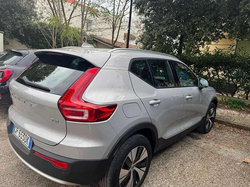 Usata Volvo XC40 Core 129 CV (94 kW) 2023 Argento SUV