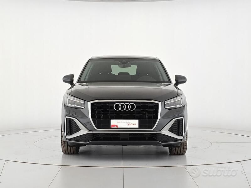 Usata Audi Q2 S-Line 150 CV (110 kW) 2024 Grigio SUV
