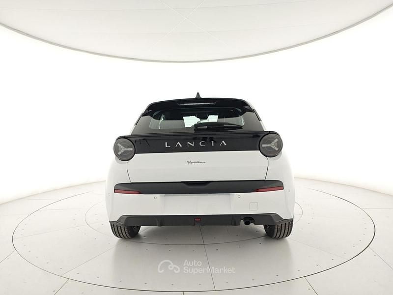 Usata Lancia Ypsilon 110 CV (80 kW) 2024 Bianco Utilitaria