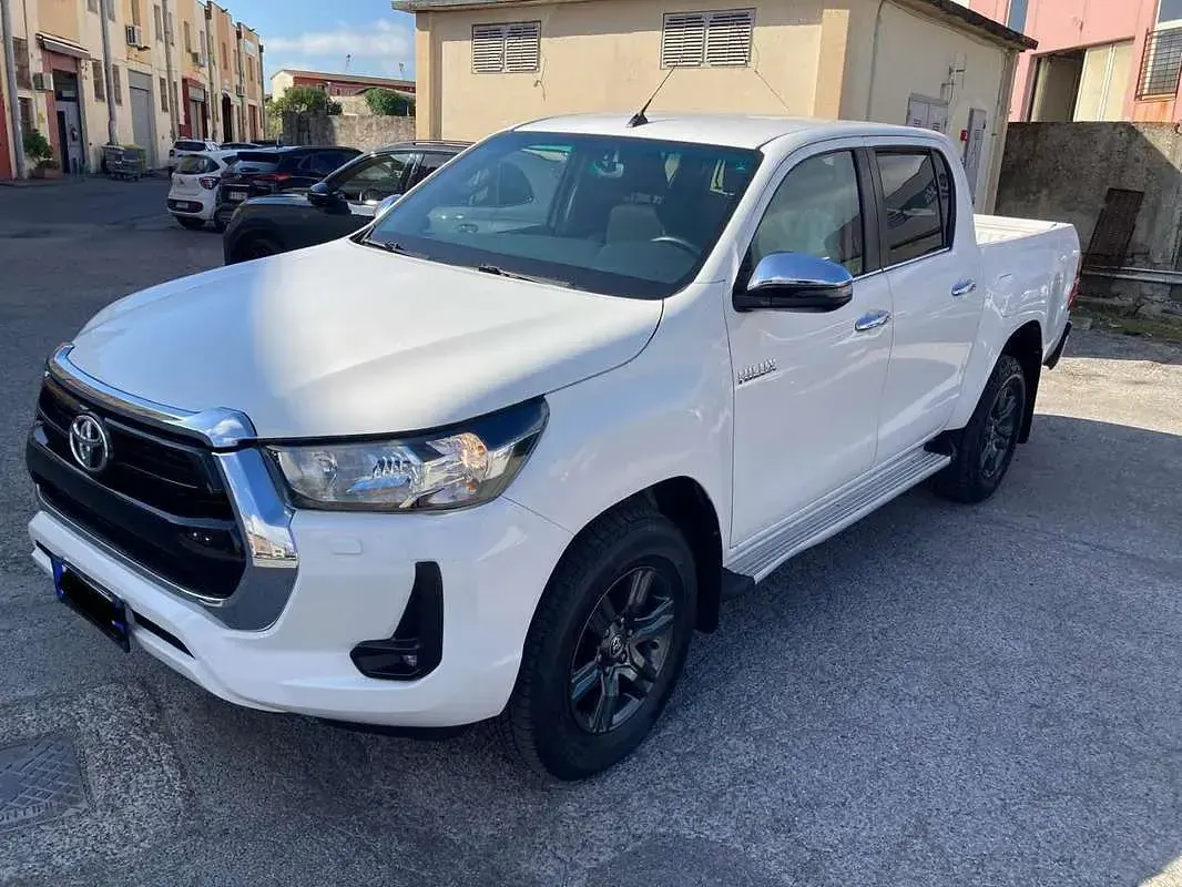 Occasion Toyota HiLux Lounge 150 ch (110 kW) 2021 Blanc Pick-up