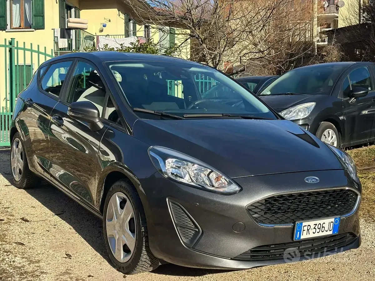Usata Ford Fiesta 86 CV (63 kW) 2018 Grigio Utilitaria