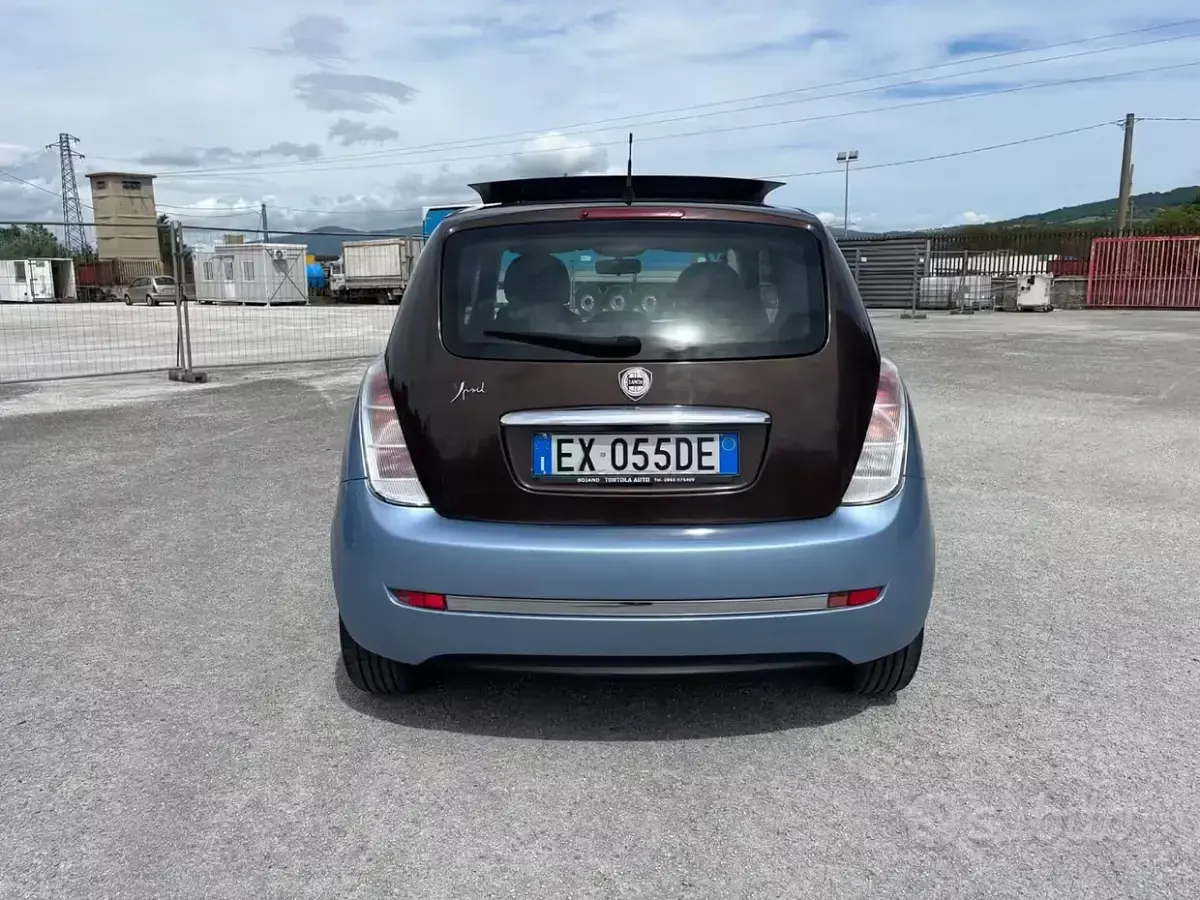 Usata Lancia Ypsilon 77 CV (56 kW) 2007 Bluazzurro Utilitaria