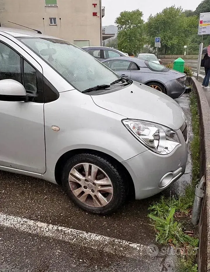 Usata Opel Agila 94 CV (69 kW) 2011 Utilitaria