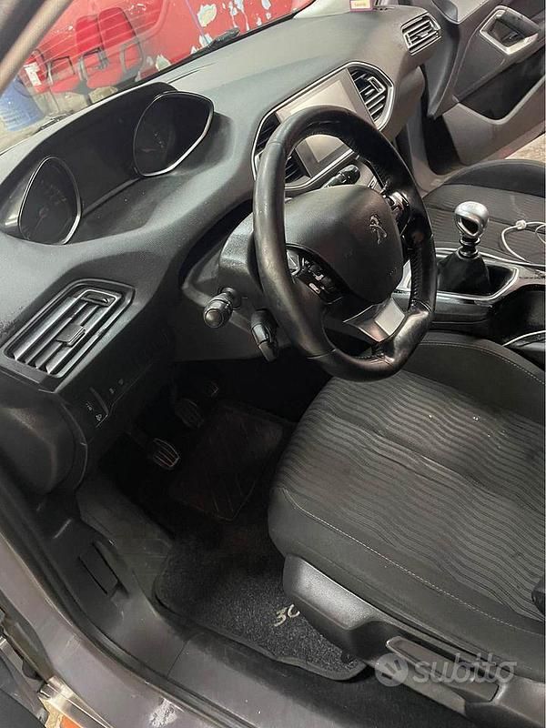 Usata Peugeot 308 SW 120 CV (88 kW) 2017 Grigio Station wagon