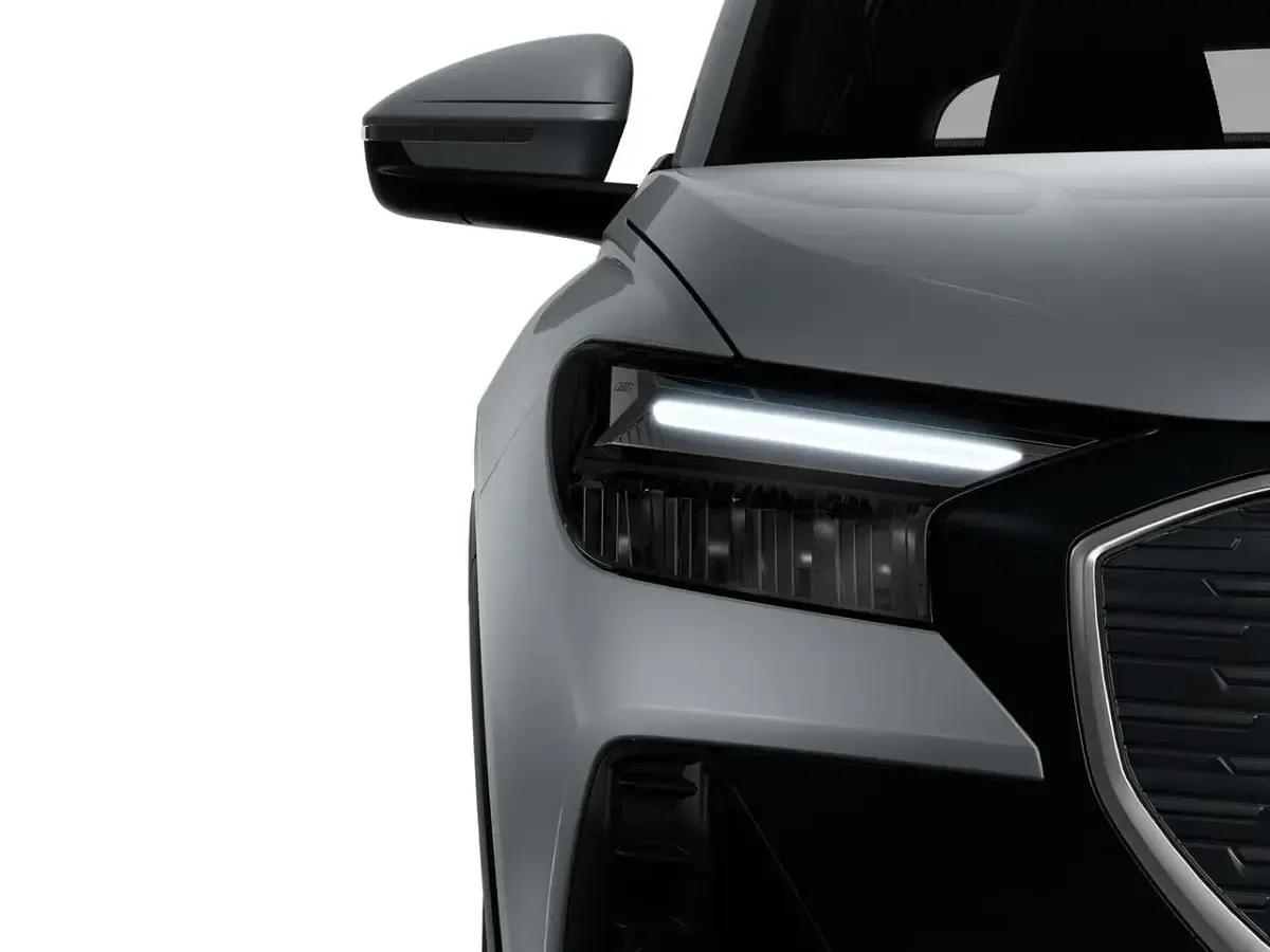 Usata Audi Q4 e-tron Advanced 69 kW (95 CV) 2022 Bianco ghiacciaio metallizzato SUV