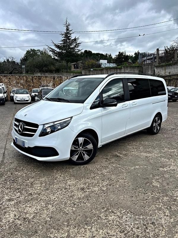 Usata Mercedes V220 163 CV (119 kW) 2022 Bianco Monovolume