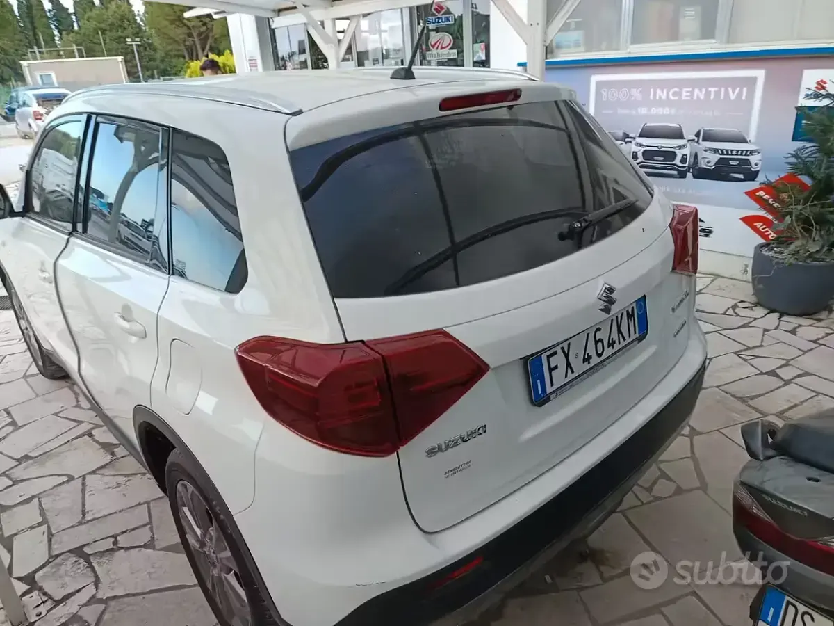 Second-hand Suzuki Vitara Cool 111 CP (81 kW) 2019 Alb SUV