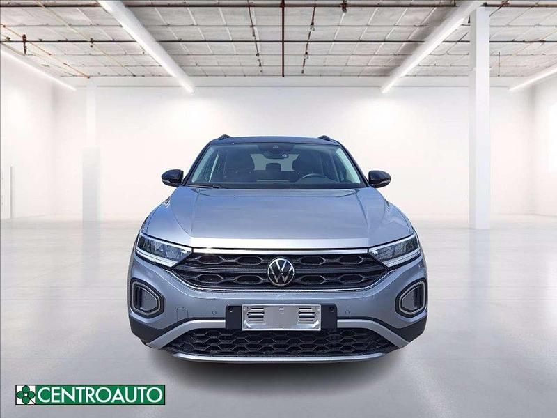 Usata VW T-Roc Life 116 CV (85 kW) 2025 Argento metallizzato SUV